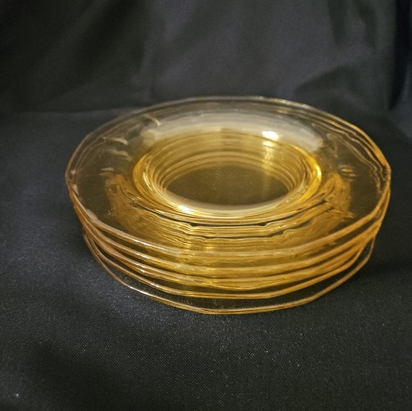 Fostoria Fairfax Yellow Topaz Glass Bread and Butter Plates set of 6 - Picture 3 of 12